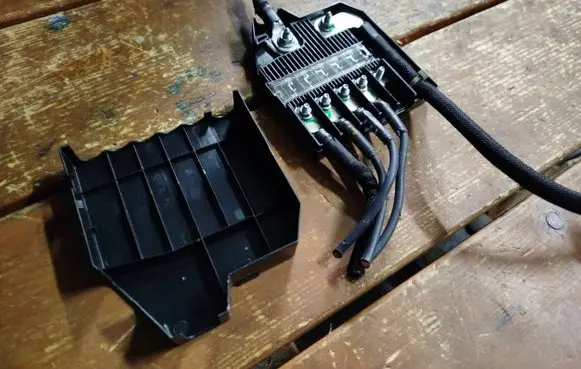 Citroen C4 III e-C4 Positive wiring loom 9814474980