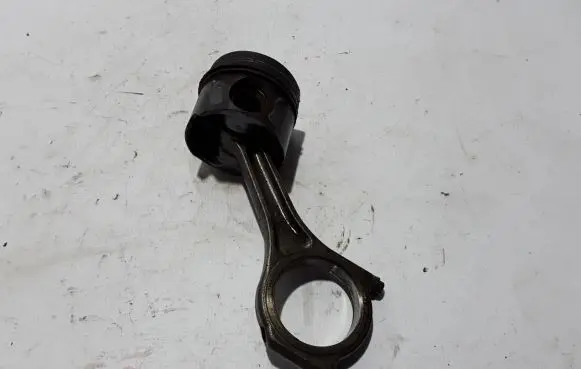 Land Rover Range Rover L405 Piston with connecting rod DA1635
