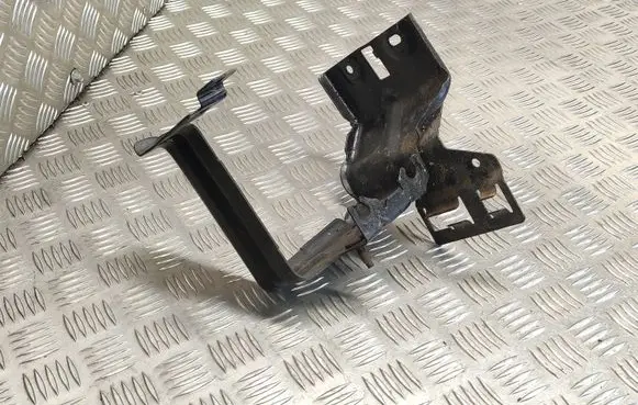 Citroen DS5 ABS pump bracket 9657424980