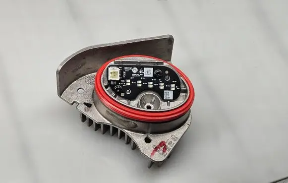 KIA Sportage LED ballast control module Y25L064