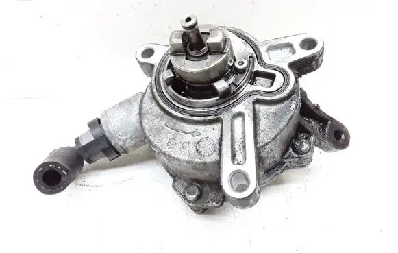 Volvo XC90 Vacuum pump 08699237
