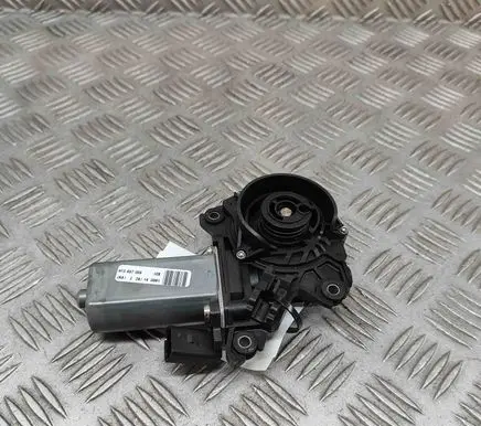 Audi A8 S8 D4 4H Front door soft close latching motor 4F0837059