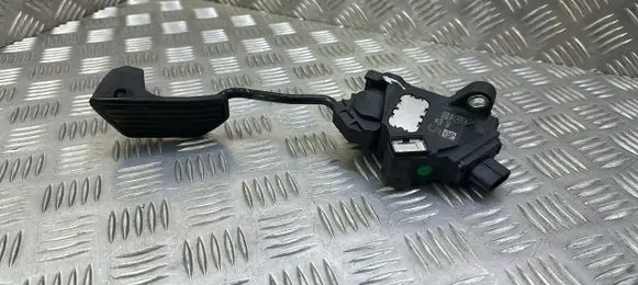Toyota Avensis T270 Accelerator throttle pedal 7811002150