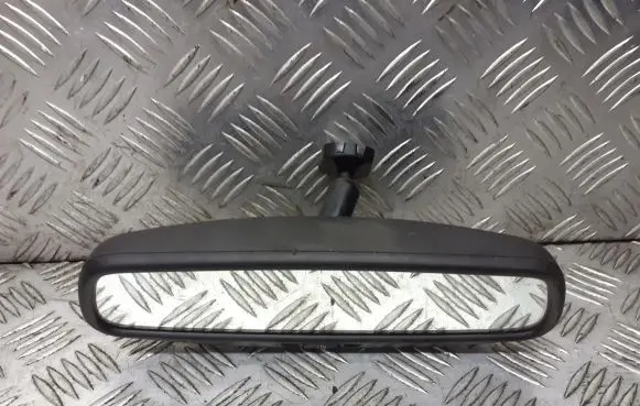 Toyota Avensis T250 Rearview mirror trim E11015626