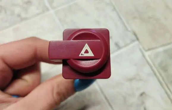 Citroen C4 I Hazard light switch