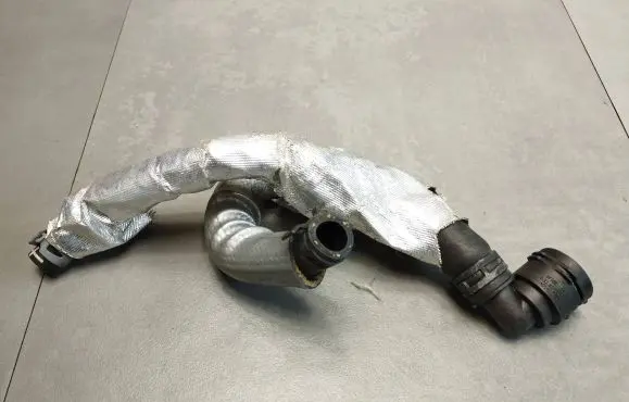Coolant pipe/hose