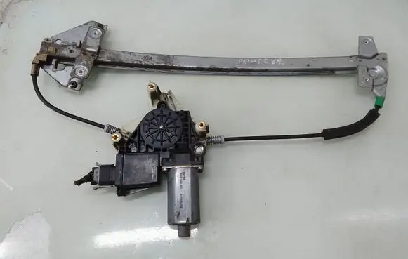 Mitsubishi Space Star Front door window regulator with motor 103390