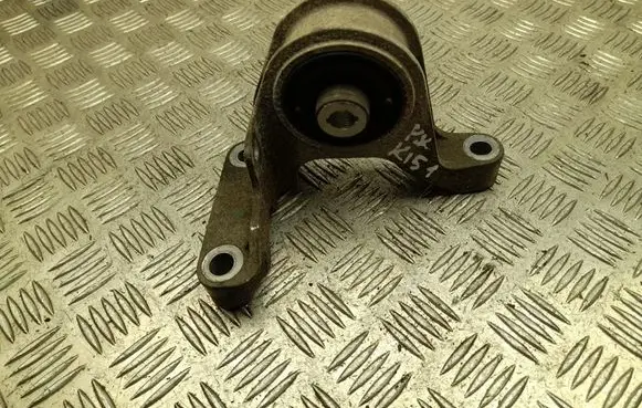 Engine mount bracket