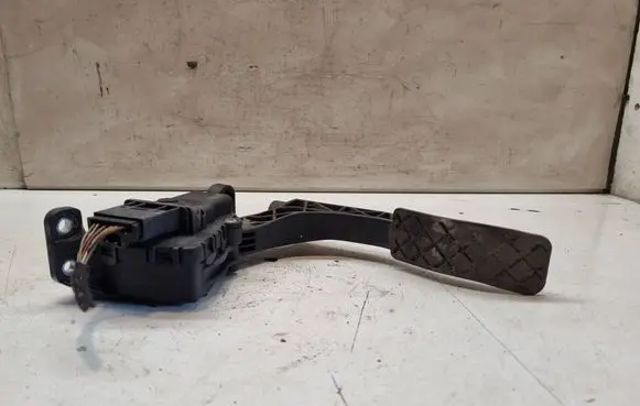 Audi A6 S6 C6 4F Accelerator throttle pedal 4F1721523 6PV008984