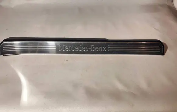 Mercedes-Benz S W221 Front sill trim cover A2216800235