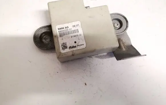BMW 5 E60 E61 Antenna control unit 693502401 21367510