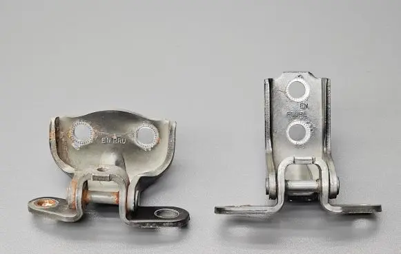 Front door hinge set