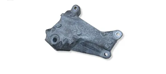 BMW 5 G30 G31 G38 Engine mounting bracket 6884474