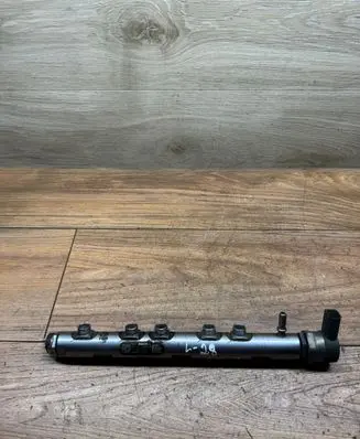 BMW 5 E60 E61 Fuel main line pipe 0445214183 7899128