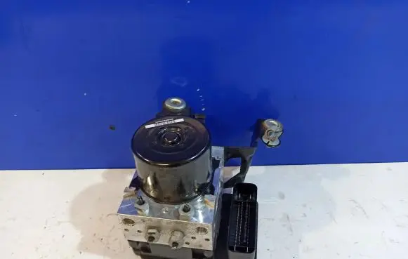 Volvo S60 ABS Pump 31423350