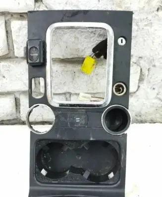 Volkswagen Touareg I Cup holder 7L6858602A 484704 14690100