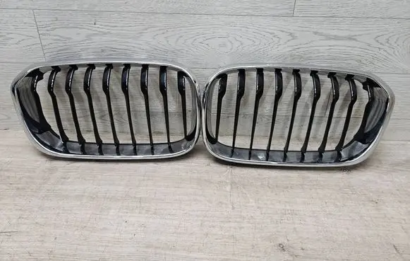 BMW 1 F20 F21 Front grill 7371748 7371747