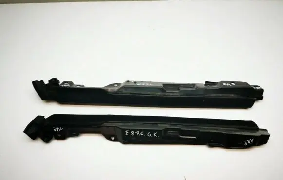 BMW 1 E82 E88 Rear door windshield rail 7165603 7165604 51377165603