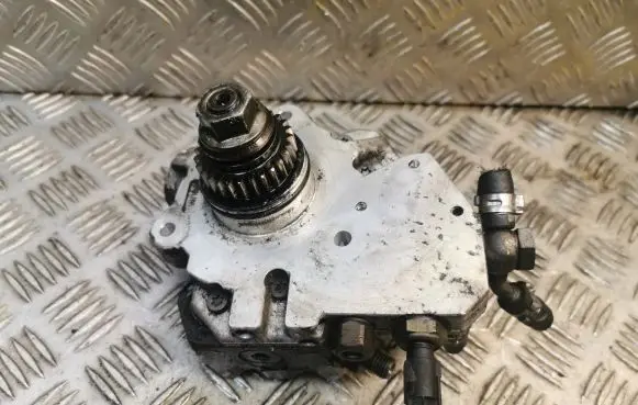Mercedes-Benz B W245 Mechanical fuel pump 6400700701 A6400700701