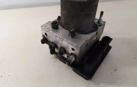 Toyota Avensis T270 ABS Pump 4454005071 0265235407