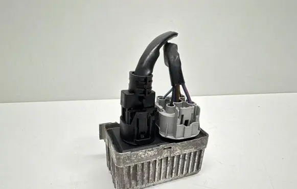 Opel Astra J Glow plug pre-heat relay 55574293 0522122601
