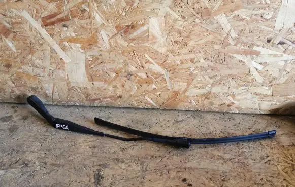 Mercedes-Benz E W213 Front wiper blade arm A2138205302