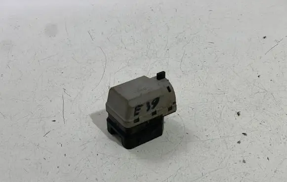 BMW 5 E39 Ignition lock contact 836370