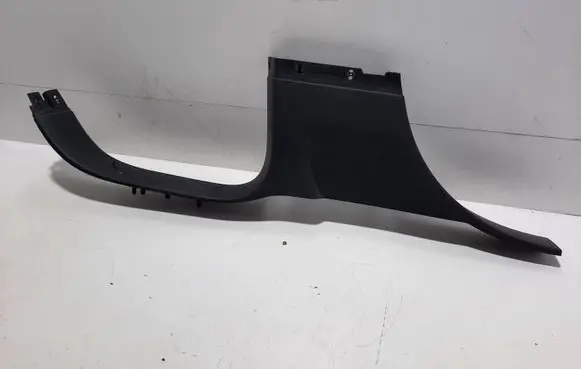 (B) pillar trim (bottom)