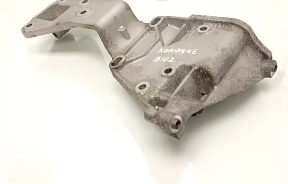 Volvo S60 A/C compressor mount bracket 31316673