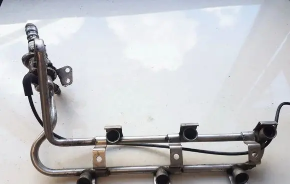 Opel Omega B1 Fuel main line pipe