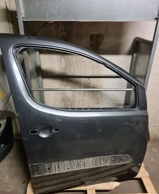 Peugeot Partner Front door