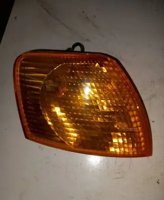 Volkswagen PASSAT B5 Front indicator light 3B0953050