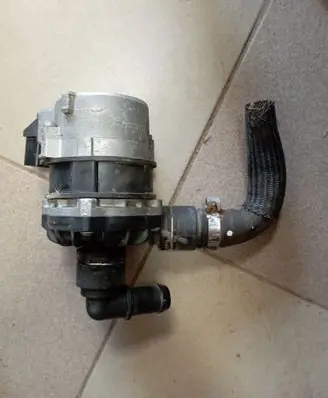 Chrysler Pacifica Electric auxiliary coolant/water pump 68237841AA