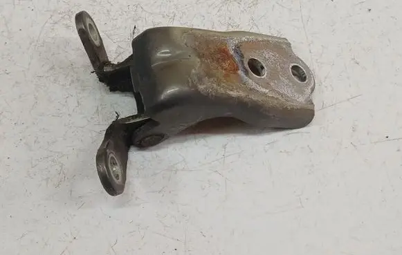 Opel Antara Front door upper hinge 