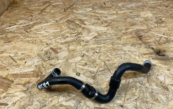 Volvo XC40 Engine coolant pipe/hose 32138727 32138734
