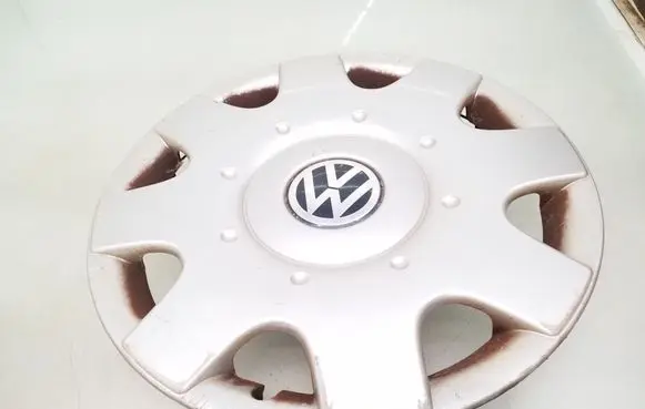 Volkswagen Golf V R16 wheel hub/cap/trim 1T0601147C