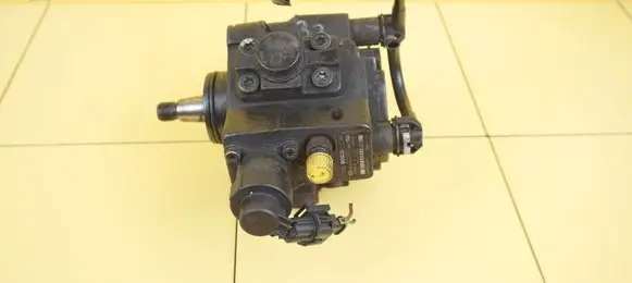 Hyundai i40 Fuel injection high pressure pump 0445010206 28SP32