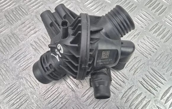 BMW X3 F25 Thermostat housing 7586783 10081900357