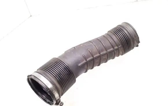 Volvo V70 Intercooler hose/pipe 6898050