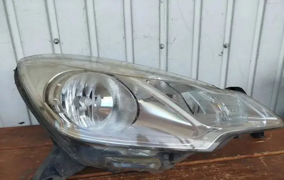 Citroen C3 Headlight/headlamp 9673814380
