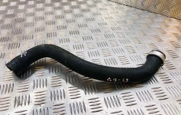 Mercedes-Benz C W204 Engine coolant pipe/hose A2045010582