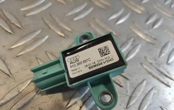 Audi A4 S4 B8 8K Airbag deployment crash/impact sensor 8K0955557C 5WK4380902