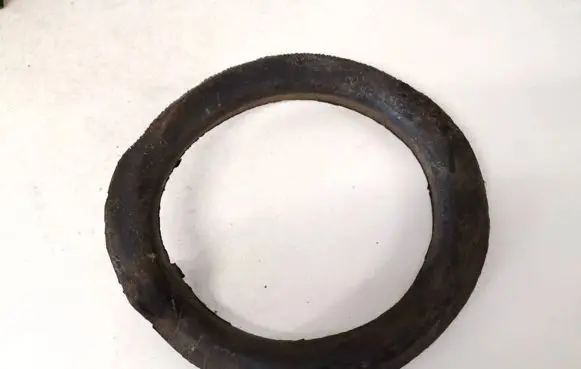 BMW 5 E34 Front coil spring rubber mount 1128523