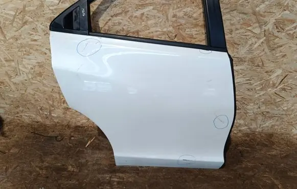 Honda Civic IX Rear door