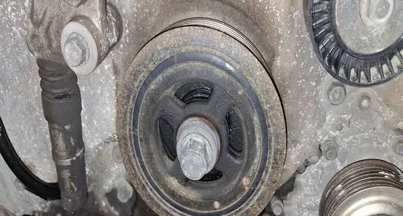 Subaru Legacy Crankshaft pulley 