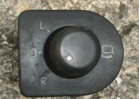 Volkswagen PASSAT B5 Wing mirror switch