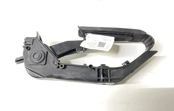 Mercedes-Benz E W211 Accelerator throttle pedal A2033010001