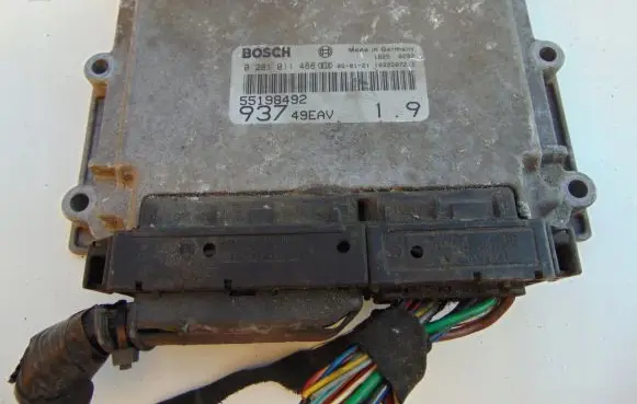 Alfa Romeo 147 Engine control unit/module 55198492 0281011488