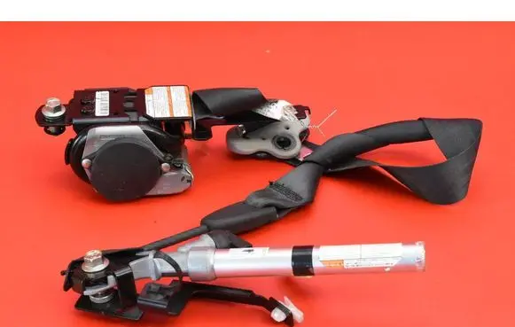 Honda FR-V Front seatbelt 6090764