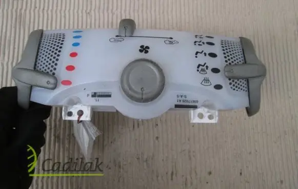 Toyota Aygo AB10 Climate control unit